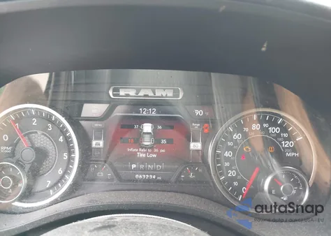 2022 Ram 1500 Big Horn Quad Cab 4X4 6'4 Box z USA, uszkodzony, nr VIN 1C6SRFBT2NN155434